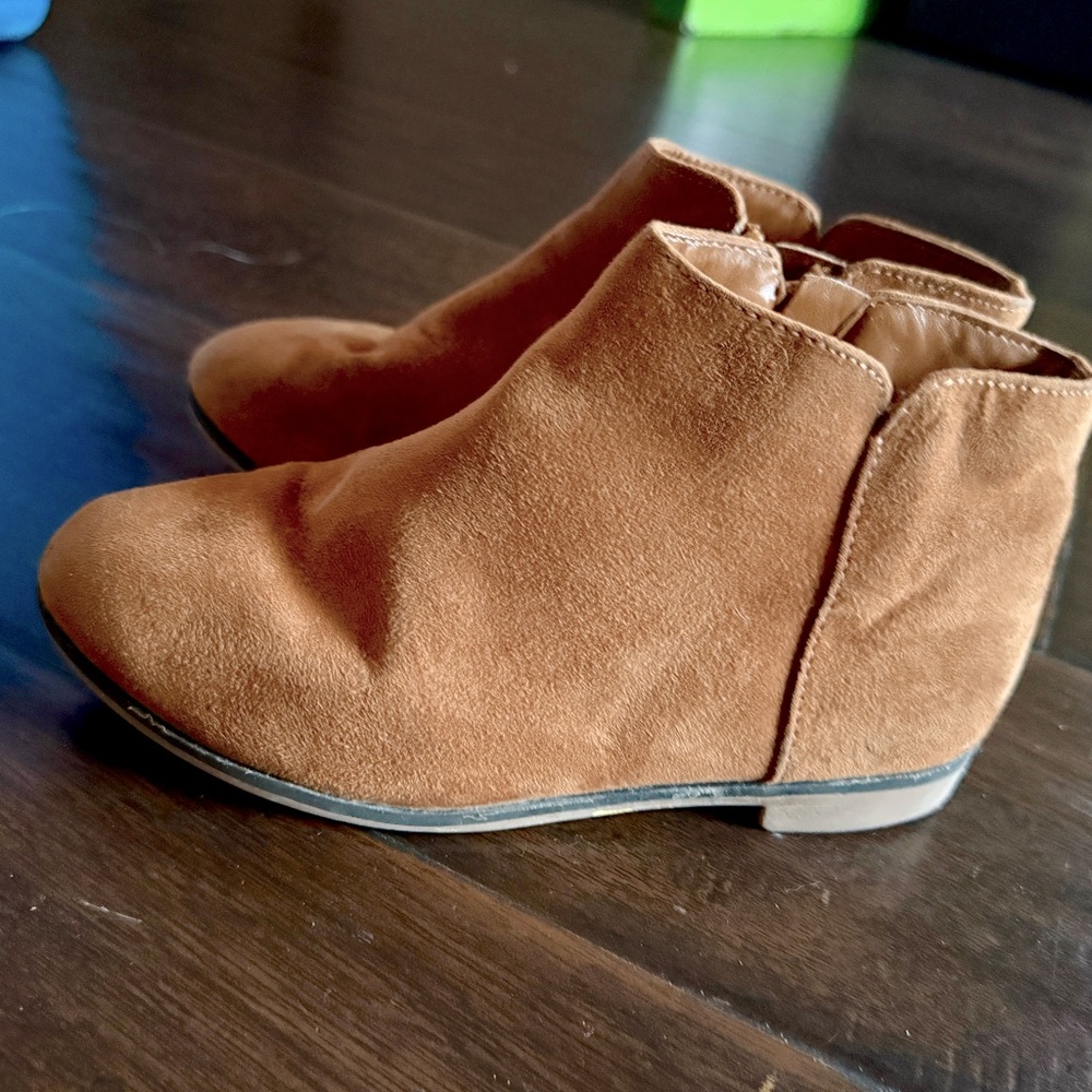 Cat & Jack boots